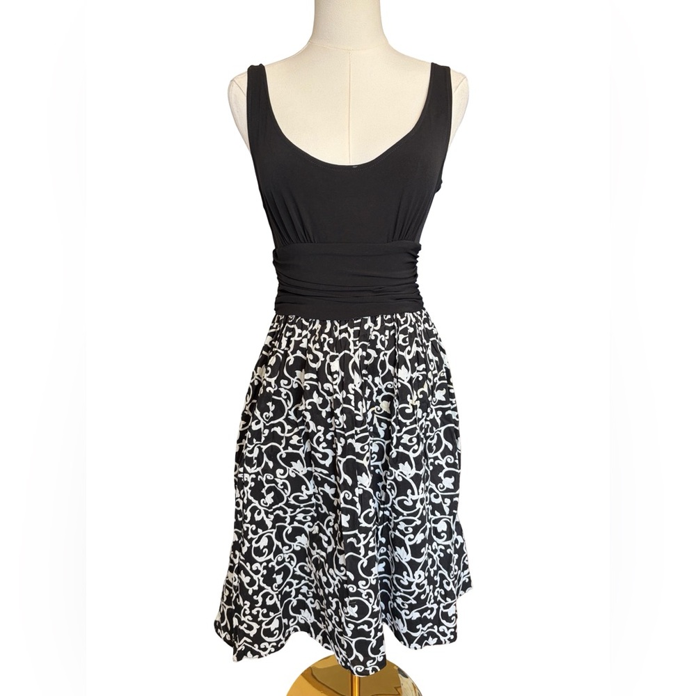 London Times Black & White Circle Skater Dress
